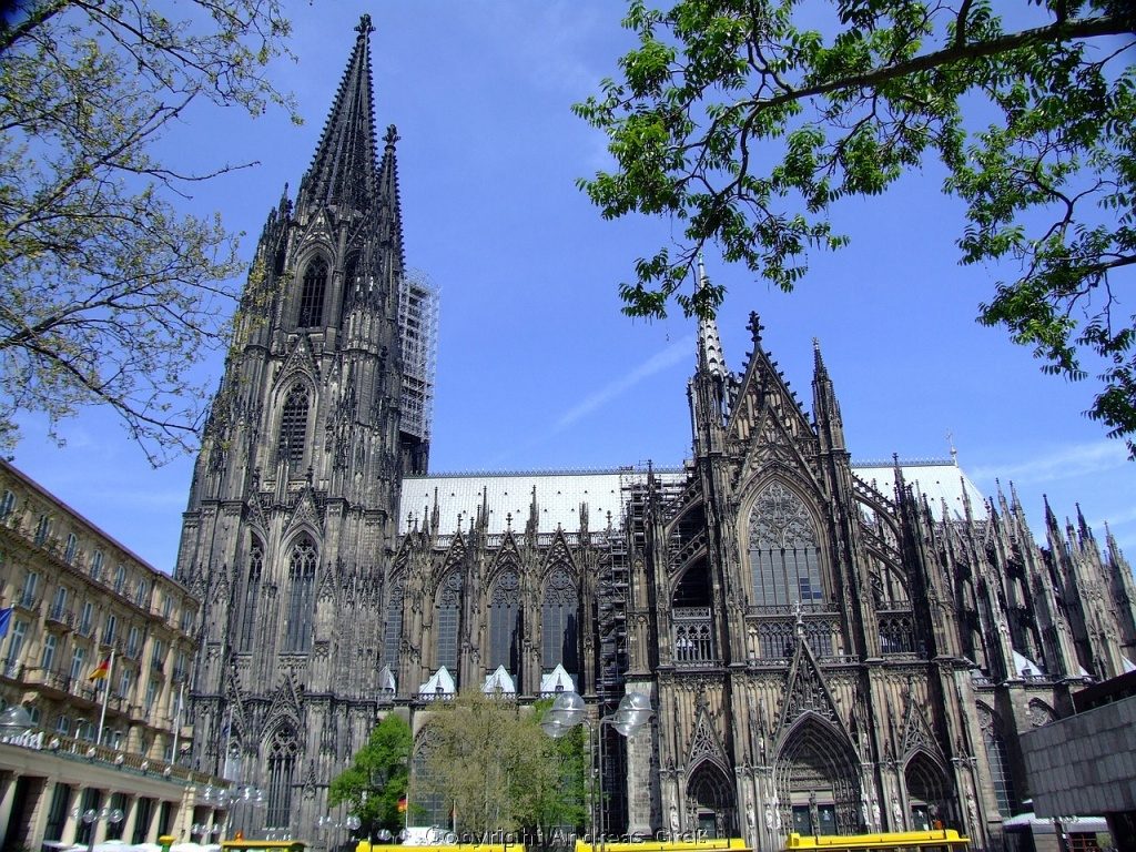 Catedral situada a orillas del río Rin, en la ciudad de Colonia, Alemania.
